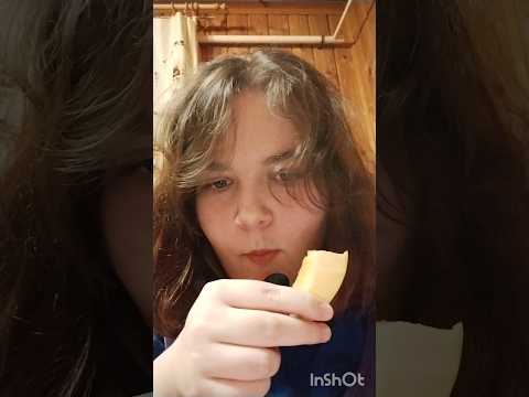 Плод яблони #asmreating #asmrcrunch  #asmrapple  #eatingapple  #asmrintense #близкиезвуки