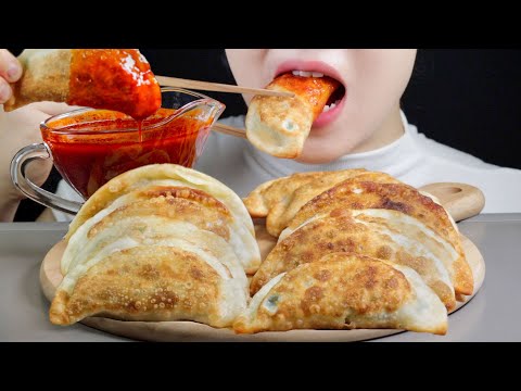 ASMR MUKBANG | Fried Dumplings with Nuclear Fire Sauce | Homemade Pork Chive Mandu