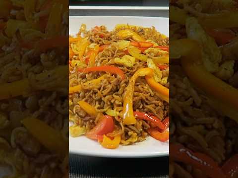 Delicious Ramen Noodles // veggie stir fry #cooking #foryou #youtubeshorts