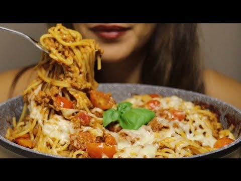 PASTA CHEESY SPAGHETTI BOLOGNESE BIG BITES ASMR MUKBANG #asmr #mukbang #bolognese #pasta #cheesy