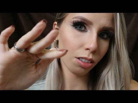 ASMR HAND MOVIMENTS E SUSSURROS - Bruna ASMR