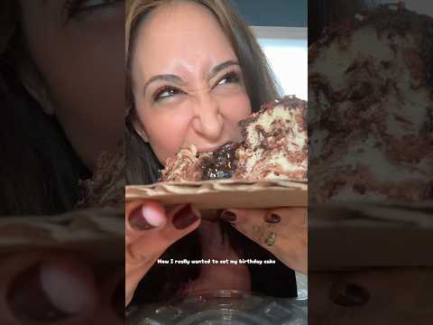 It’s my birthday ASMR eating cake #mukbang #asmr #eatingsounds #shorts