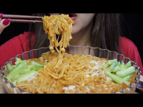 ASMR CHEESY CREAMY NOODLES NONGSHIM KIMCHI ENOKI MINCED BEEF MUKBANG #asmr #mukbang #noodles #creamy