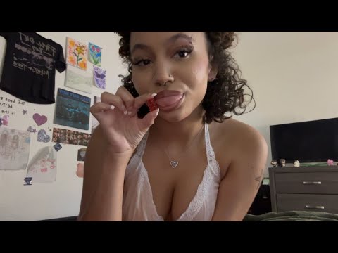ASMR Eating Gummy Bears (Mouth sounds & Tapping)