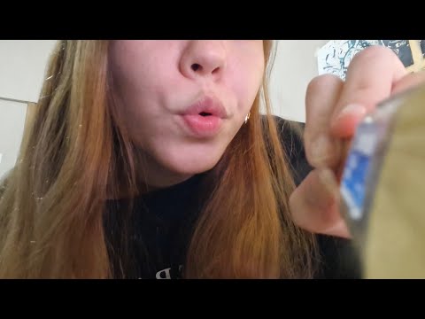 ASMR limpando meus materiais de pintura, sons de boca, pincel na tela 