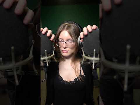 ASMR mic scratches for quick tingles  #asmr #micscratching #tingles #relax