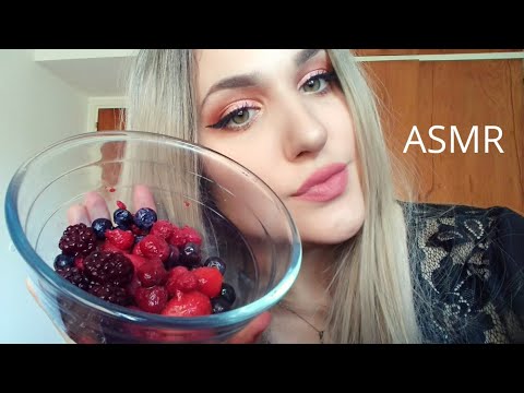 Comiendo frutos rojos 🍒 + Storytime -STALKERS- 😱