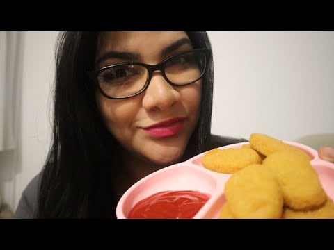 ASMR comiendo Nuggets de pollo + charla