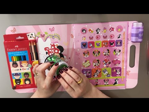 ASMR CASEIRINHO: FOLHEANDO E COLORINDO LIVRO DA MINNIE MASCANDO CHICLETE