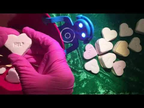 LATEX GLOVES 👉   𝙇𝙄𝙆𝙀  VS  𝘿𝙄𝙎𝙇𝙄𝙆𝙀  in DUTCH 👄  WHISPER 🎧  [[ASMR]]