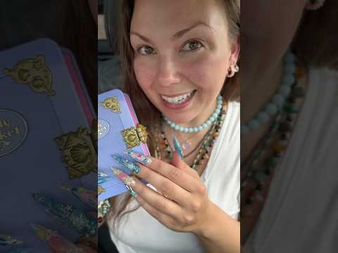 Did you have this iconic #pollypocket  when you were little?!🧜🏻‍♀️📖 #asmr #bestlifebybrooke #toys