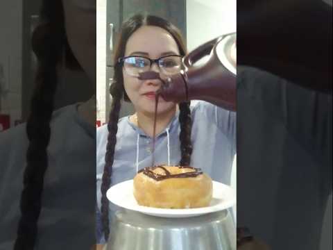 DONUT WITH CHOCOLATE #shortsfeed #mukbang #viral #food #eating #everyone #foodie #asmr #viralshorts