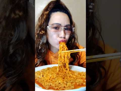 EATING SPICY BULDAK NOODLES #viral #mukbang #shortsfeed #food #everyone #noodles #foodie #asmr