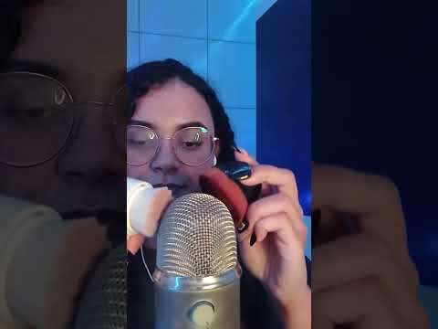 ASMR- 1 minuto de gatilhos sonoros