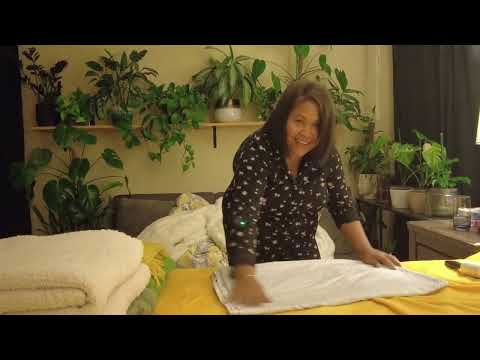Relaxing Folding Blanket -| ASMR | Lint Roller - Fabric Sound for deep sleep 🛌 whispering 🤣