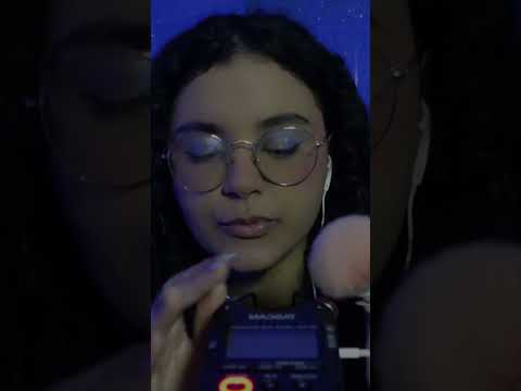 ASMR Pincel na tela com sons de boca