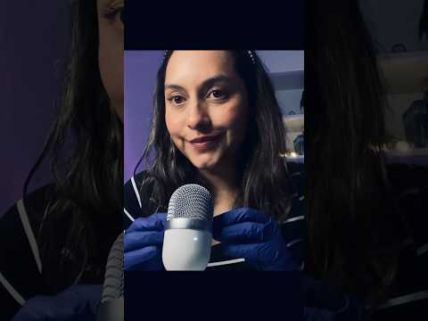 Toco tu linda Carita con🧤 #asmr #mouthsounds #relax #asmrcommunity #gloves #love #susurros