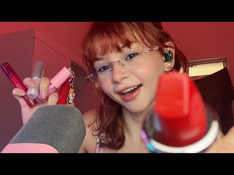 ASMR PASSANDO BATOM EM VOCÊ