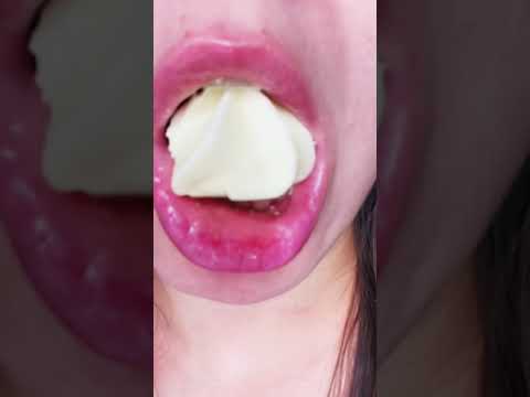 ASMR MERINGUE COOKIE CRUNCHY EATING SOUNDS #shorts
