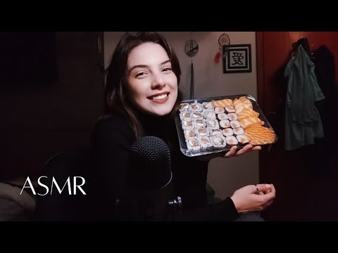 🍣 ASMR COMENDO SUSHI E CONVERSANDO IGUAL AMIGOS - Mori Yumi