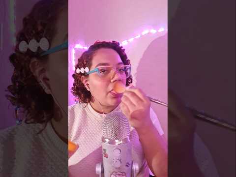 maquiando você com banho de gato 🐱 #asmr #asmrmakeup #makeup #asmrbanhodegato #asmrspitpainting