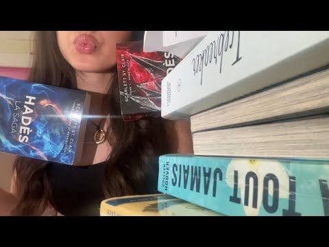 ASMR 🇫🇷 lofi whispering and book tapping (in french)