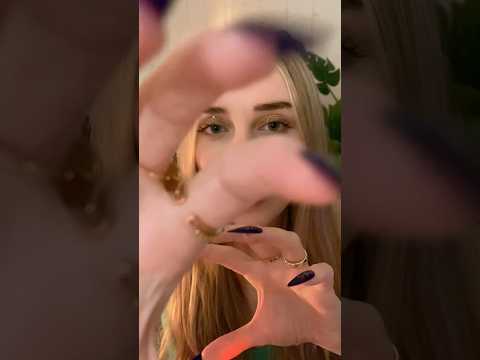 Scratching your face 🙂 #asmr #scratching #scratchingasmr