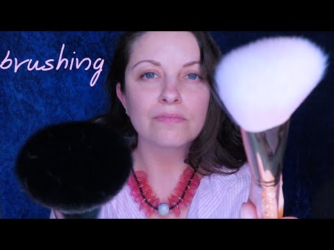 HAI BISOGNO DI CAREZZE E SUSSURRI DELICATI? APRI QUESTO VIDEO 🌸 ASMR ITA
