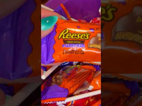 Rummaging through Halloween candy 👻 🍫 #asmr #visualtingle #halloween #relax #crinklesounds #shorts