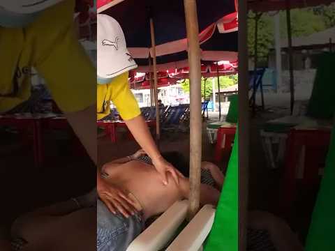 Grandioso masaje de espalda 😴 *Cosquillas Instantáneas* | Amazing Back Massage #shorts #massage