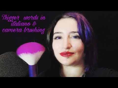 ASMR ITA | Whispering, parole ripetute & camera brushing (coccole)