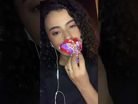 Provando Bombom Prestígio de Frutas vermelhas! #asmrcomida #provandodoces #prestígio