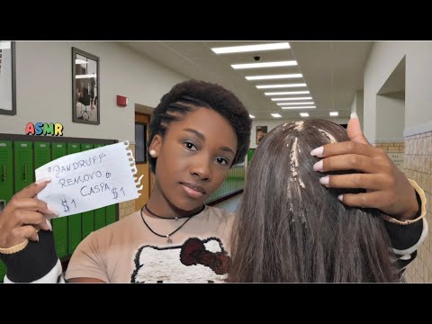 ASMR POV - REMOVENDO CASPA DO SEU CABELO POR $1 🪮(realista com voz suave relaxante)😴