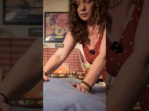 Crinkly body presses #reikiforsleep #relax #asmr
