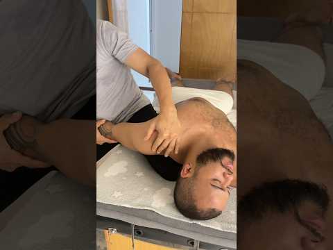 Estiramiento profundo para liberar tensión y mejorar la movilidad #sportsmassage #flow a#relax