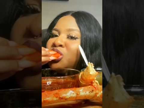 King crab! #asmr #mukbang #foryou #eatingshow #youtubeshorts