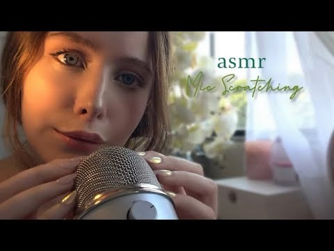 ASMR ~ mic scratching // mouth sounds & hand movements 🌱