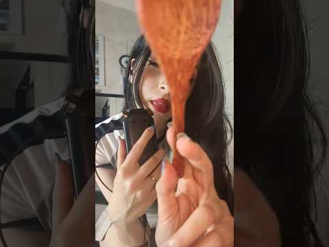 team cucchiaio di legno? si o no? ASMR #asmr #relax #mouthsounds #shortvideo #sleep #tingles