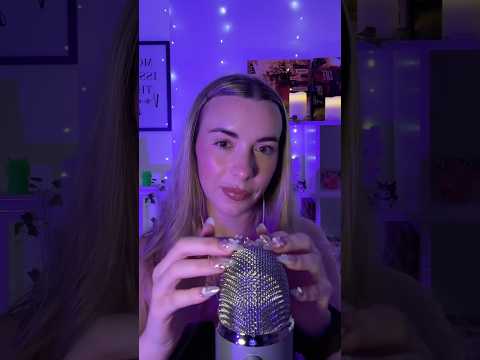 ASMR mic scratching 1, 2 or 3? 💅🏻  #asmrmicscratching #asmrnails