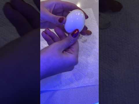 ASMR peeling a flawless egg🥚💅🏻 #asmr #asmrvideo #asmrsounds #asmrcommunity #asmreating #egg #eggs