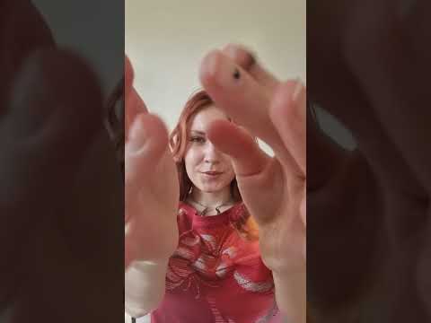 Hypnotic hans movements #visualtingle #asmr #relax #asmrshorts #triggersforsleep #sleepy