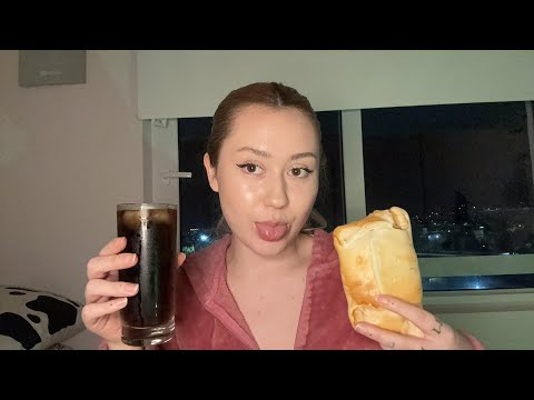 asmr chile🇨🇱 empanada + piscola (tikitikiti)