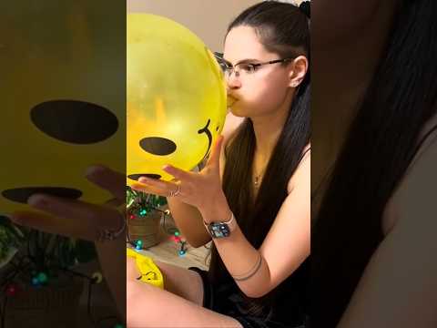 Blowing Smile Balloon #asmr #balloon #ballongame