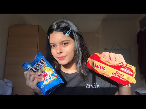 ASMR - 2 min tingles (1) : crinkling