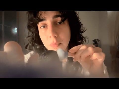 ASMR VIDEO BREVE AD ALTA INTENSITÀ (mic brushing, close whispering, breathy)