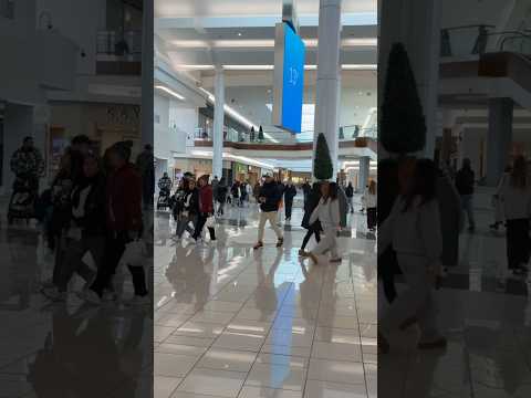 America is back in the 90s!!!! #mall #shopping #90snostalgia #90s #positivevibes