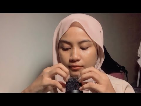 ASMR - Mic Scratching With Mouth Sounds