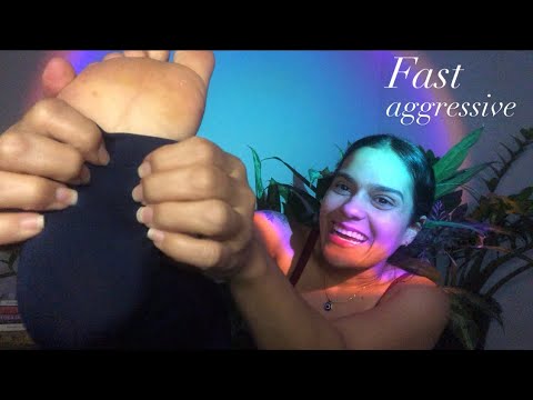 ASMR // Scratching em tecidos// Esfregando tecidos na tela *Fast aggressive*