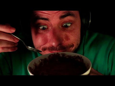 ASMR degustation d'une mousse au chocolat maison