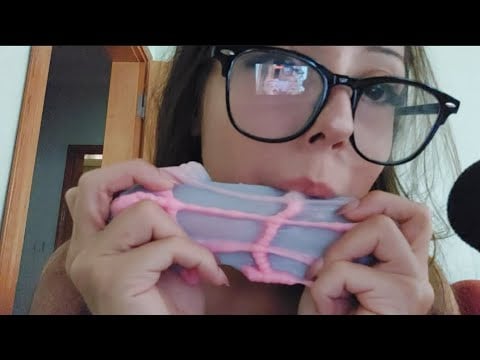 asmr chewing squishy waffle ! intense tingly mouth sounds  🧇💕